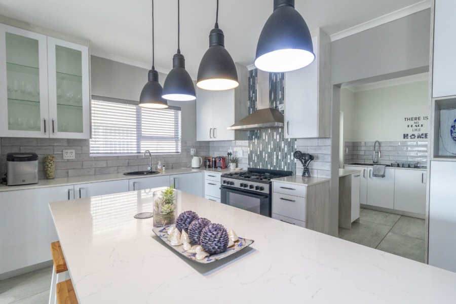 3 Bedroom Property for Sale in Kleinkoornhuis Western Cape